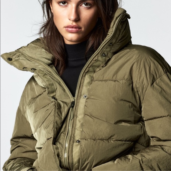 Olive Green Women's Puffer Jacket. New Without Tags - Picture 3 of 4